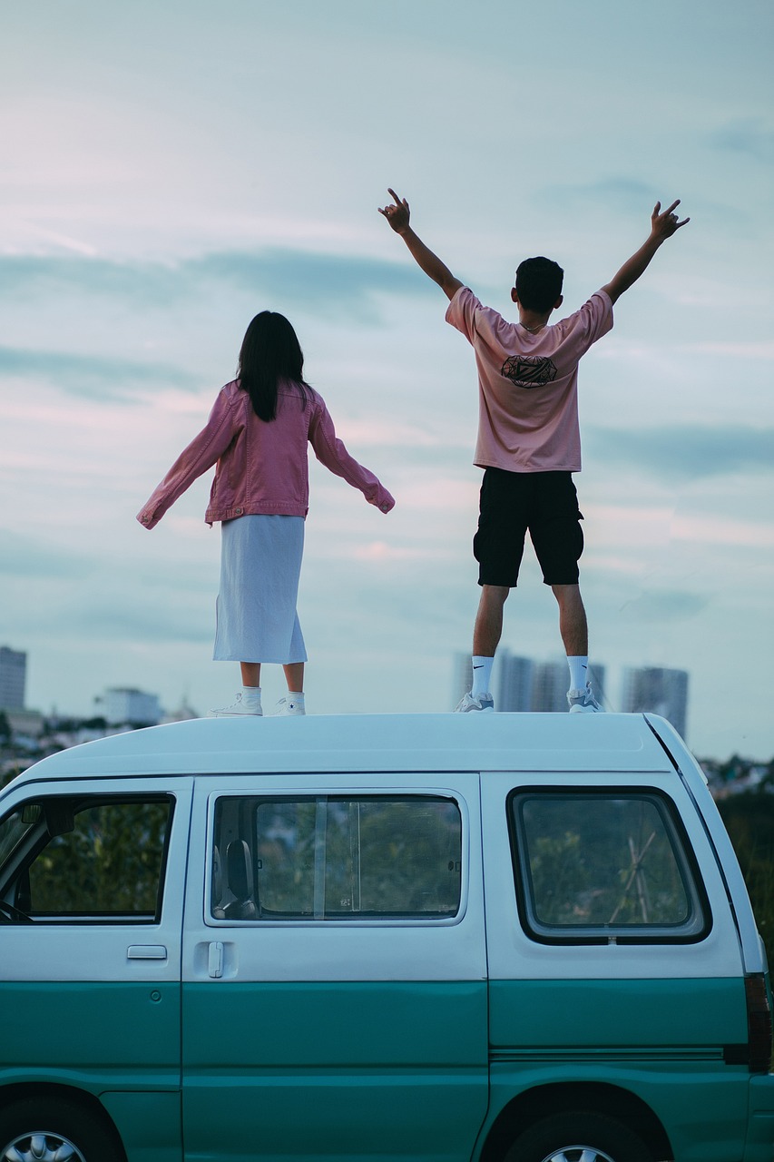 couple, van, sundown-6705689.jpg